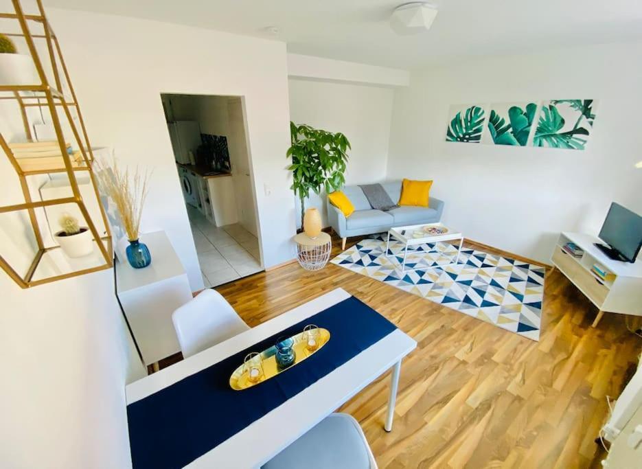 Moderne In Vorstadtidylle Zu Bayreuth *